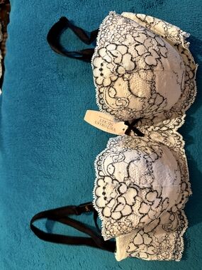 Victoria's Secret White Lace Bra with Black Floral Overlay